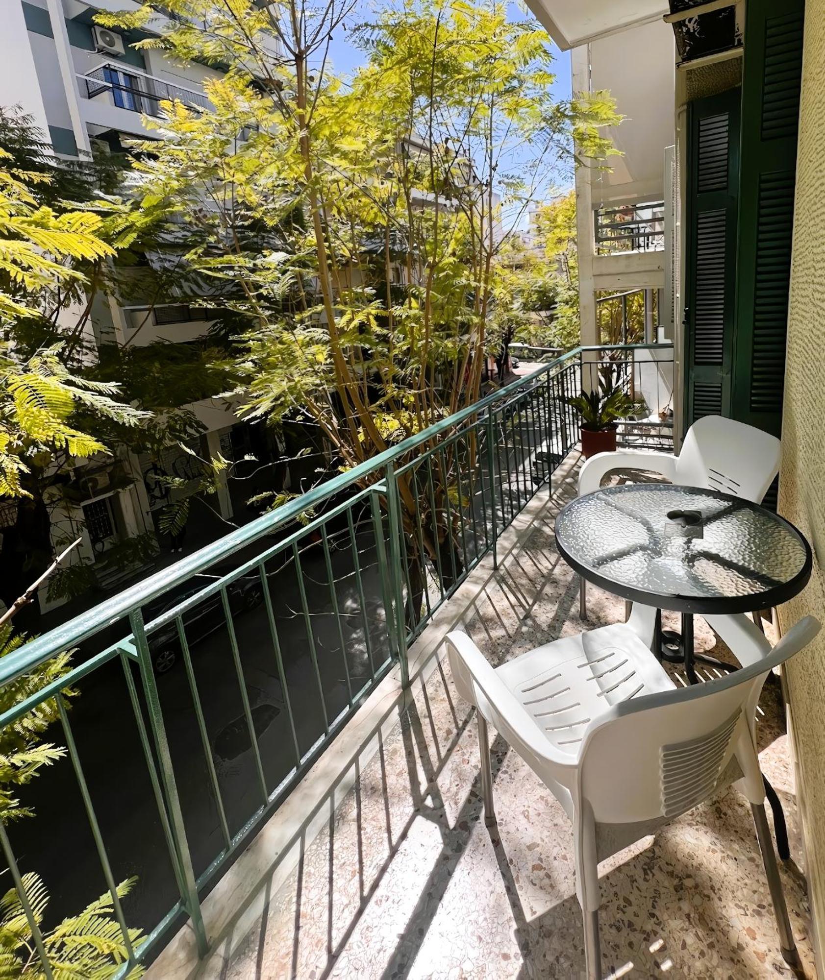 2 Bedrooms Center Apart Patras Bagian luar foto